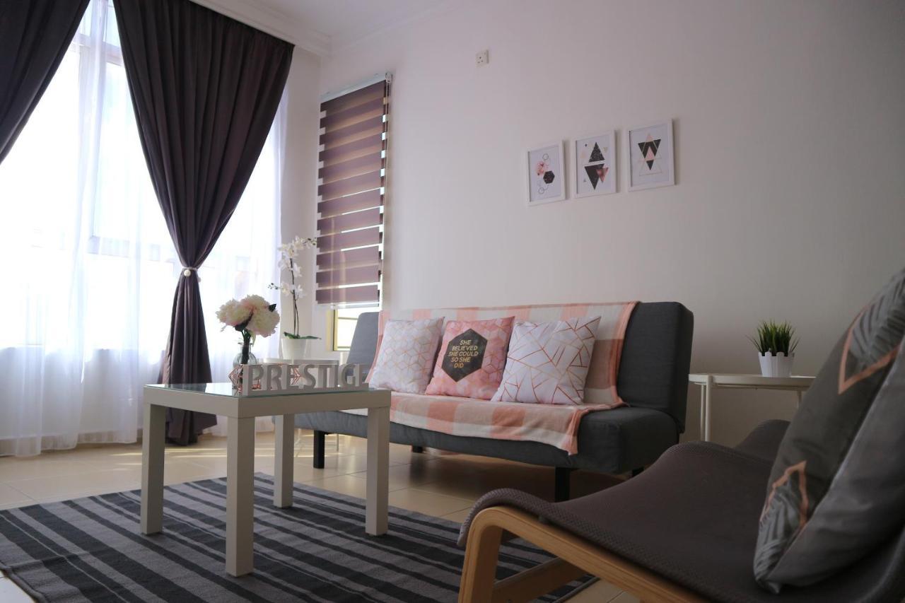 Prestige Pelangi Riverside'S Home كوتا بْهارو المظهر الخارجي الصورة